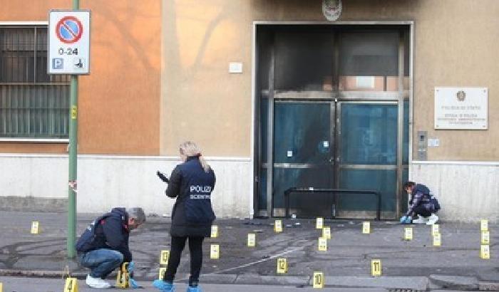 Paura a Brescia: bomba esplode davanti alla sede della scuola di Polizia