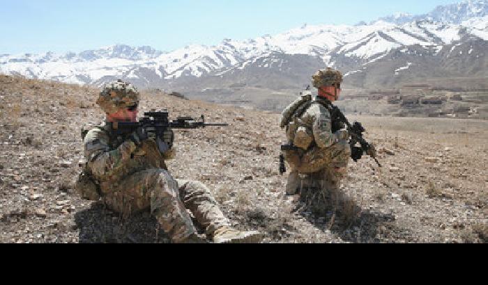 Afghanistan: un kamikaze uccide sei soldati della Nato
