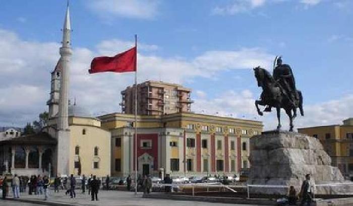 Tirana, povertà e moschee