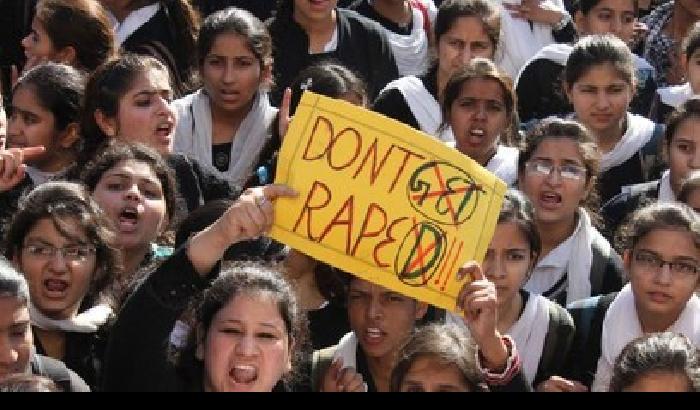 0143EA-india-via-libera-alla-legge-che-aumenta-la-pena-ai-16enni-accusati-di-stupro India: via libera alla legge che aumenta la pena ai 16enni accusati di stupro