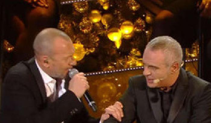 Antonacci parla di adozioni gay in tv: la 'scomunica' di Giovanardi