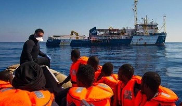 01427D-migranti-sbarcano-in-sicilia Migranti sbarcano in Sicilia