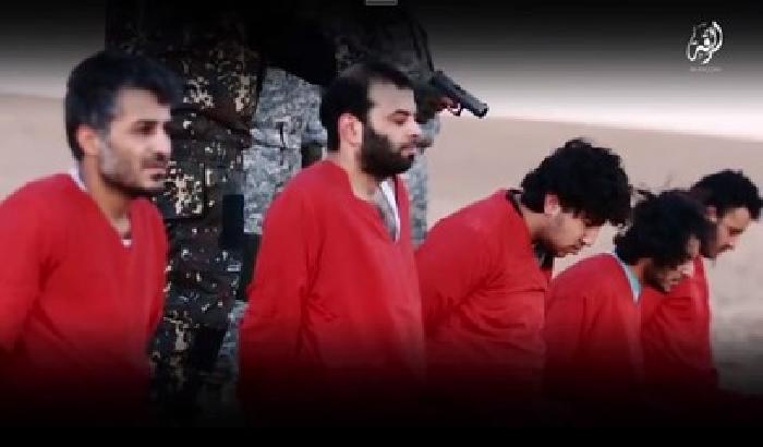 Nuovo boia dell'Isis "sfida" la Gran Bretagna e uccide cinque persone