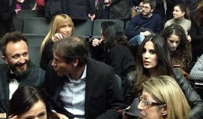 L'esonerato Rudi Garcia a teatro: applausi dai suoi tifosi