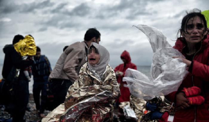 Migranti, è un genocidio: 5 bimbi morti nell’Egeo