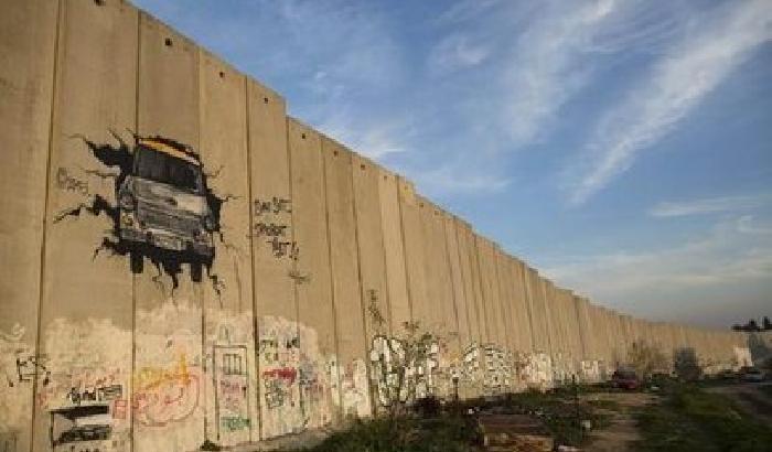 Netanyahu: muro attorno a Israele per difenderla da 'belve feroci'