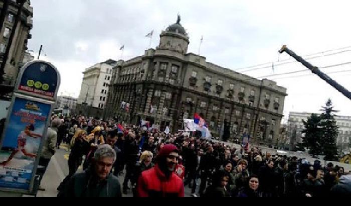 Marcia anti-Nato a Belgrado