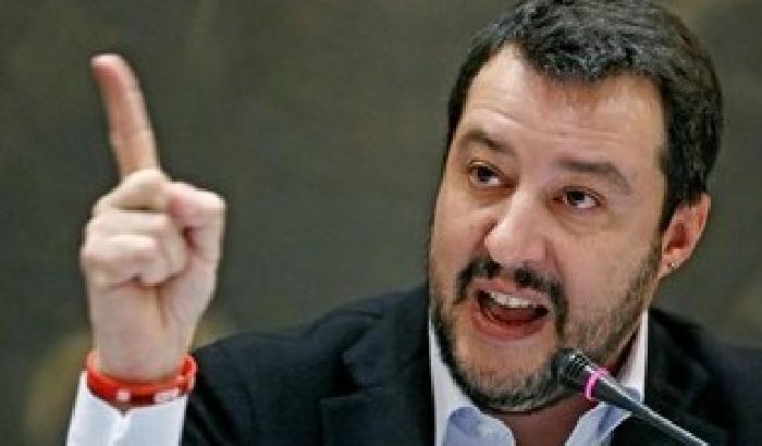 Salvini fa l'avvoltoio: sulla Libia Renzi ha le mani sporche di sangue