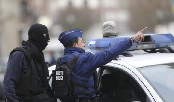 01517E-bruxelles-un-terrorista-ucciso-nel-blitz Bruxelles, un terrorista ucciso nel blitz