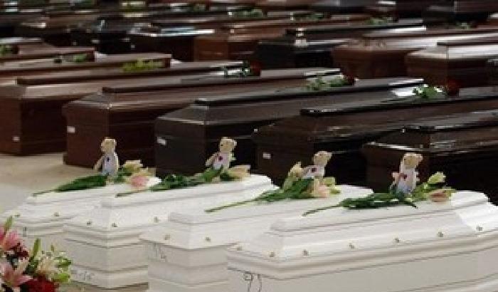 0151AC-le-bare-della-strage-di-migranti-del-3-ottobre-2013 Le bare della strage di migranti del 3 ottobre 2013