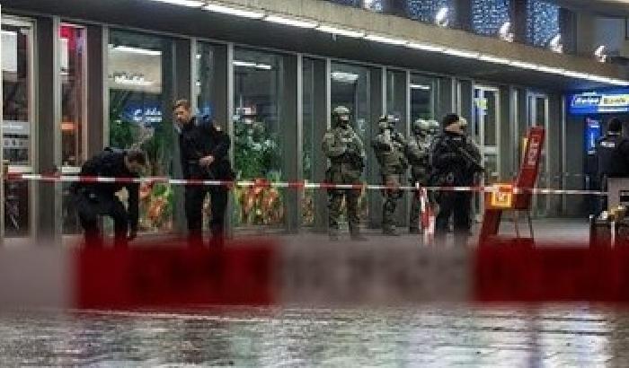 0152CB-NEWS_177118 Cosa fare in caso di attacco terroristico? Run, hide and tell