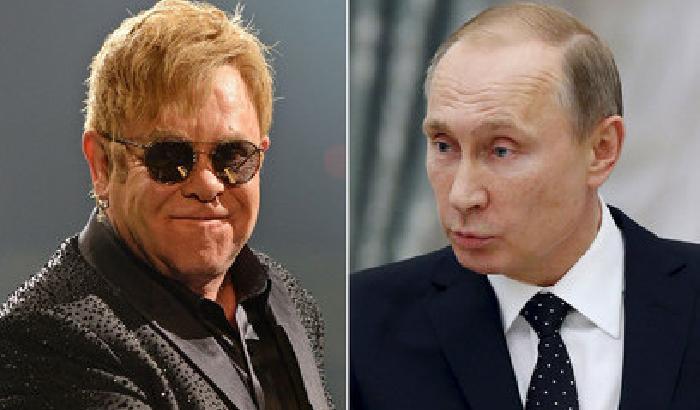 Elton John faccia a faccia con Putin: l'incontro fissato a maggio