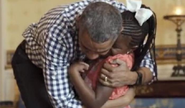 0153CF-NEWS_177675 Obama sta per andarsene: bimba di 6 anni in lacrime