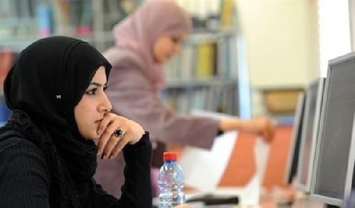 0154B4-studentessa-musulmana Studentessa musulmana