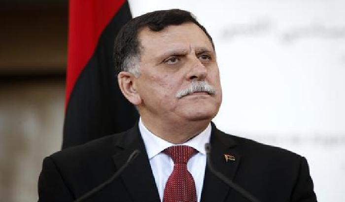 Il governo di Tripoli cede il potere a Sarraj