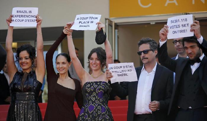 Aquarius, la protesta brasiliana arriva a Cannes