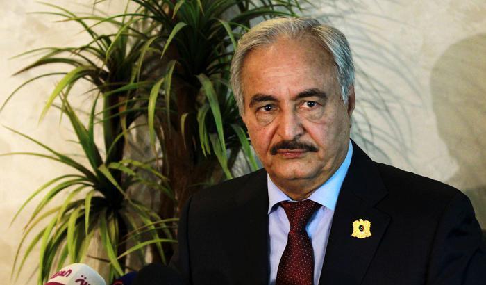 Haftar: non riconoscerò il governo di Sarraj
