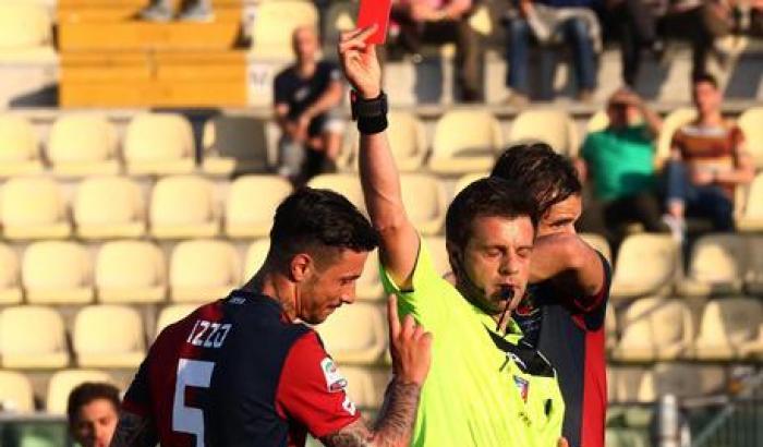 Aiutava i camorristi: indagato il calciatore Izzo del Genoa