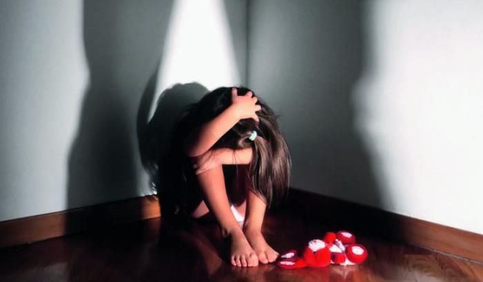 03194F-violenza-su-minori Violenza su minori