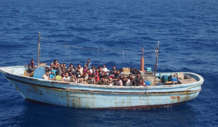 Il razzismo infetta Subito.it: vendo barcone senza motore e 1200 finti migranti