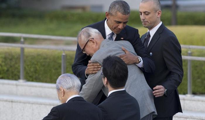 Obama a Hiroshima abbraccia i sopravissuti della bomba nucleare