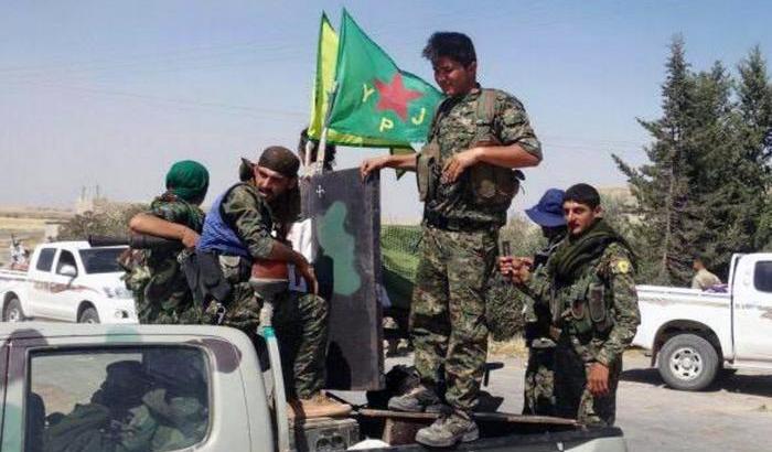 Le strade di Raqqa, occupate dai miliziani dell'Isis