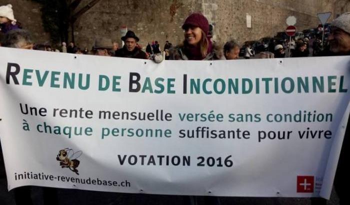 Una manifestazione per il reddito base incondizionato in Svizzera