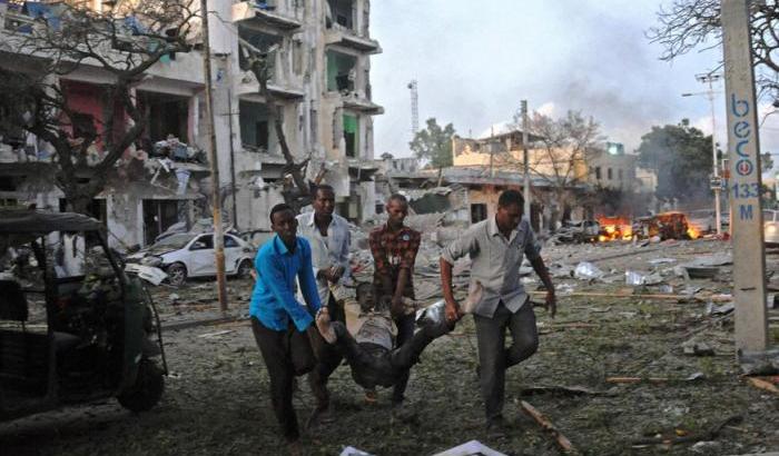 Attacco in hotel a Mogadiscio: 15 vittime, rivendica al Shabaab
