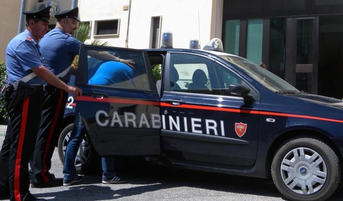 031CF5-auto-dei-carabinieri Auto dei Carabinieri