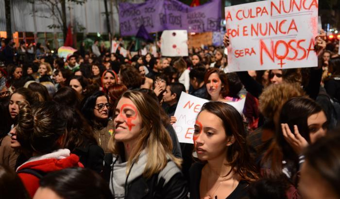 Manifestazione contro la violenza delle donne