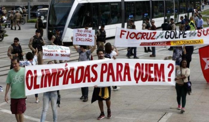 Protesta contro le Olimpiadi in Brasile