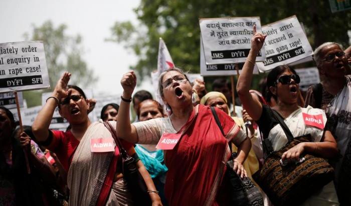 Una manifestazione di donne indiane contro la violenza