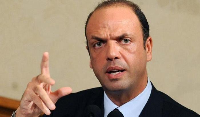 Assunzione di suo fratello alle Poste, Alfano: uso politico di scarti di inchiesta