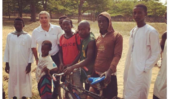 Dopo il carcere, Totò Cuffaro riparte dal Burundi: medico per una missione umanitaria