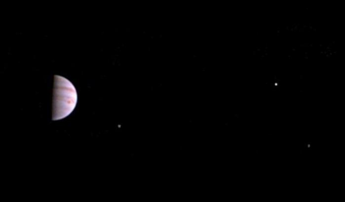 Saluti da Giove, ecco il primo scatto della sonda Juno