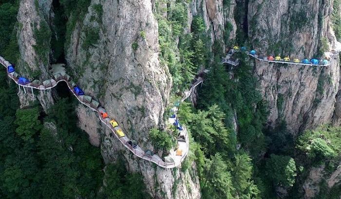 In Cina un campeggio per chi non soffre di vertigini