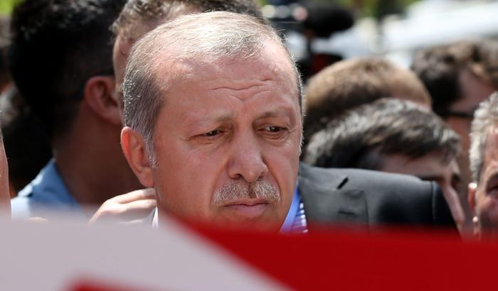 Erdogan: se il Parlamento la vara, reintroduco la pena di morte