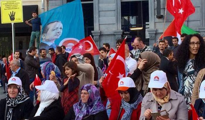 Manifestazione pro Erdogan