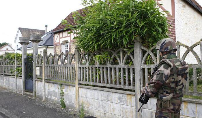 Assalto in chiesa a Rouen: anche il secondo killer era schedato