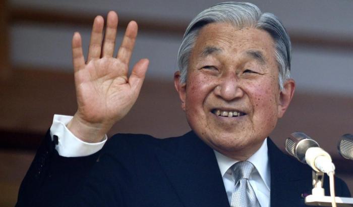 Akihito verso l'abdicazione: mi sarà difficile fare ancora l'imperatore