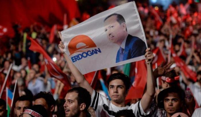 Una adunata pro Erdogan in Turchia