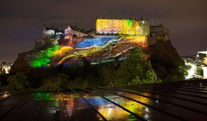 Un'eruzione di luci al festival di Edimburgo