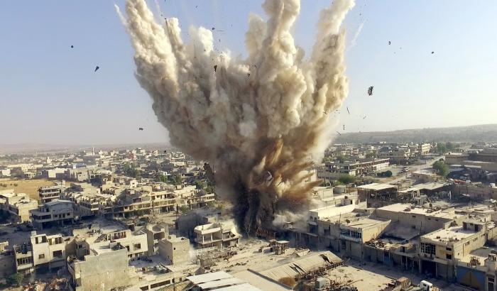 032805-bombardamento-su-aleppo-in-siria Bombardamento su Aleppo in Siria