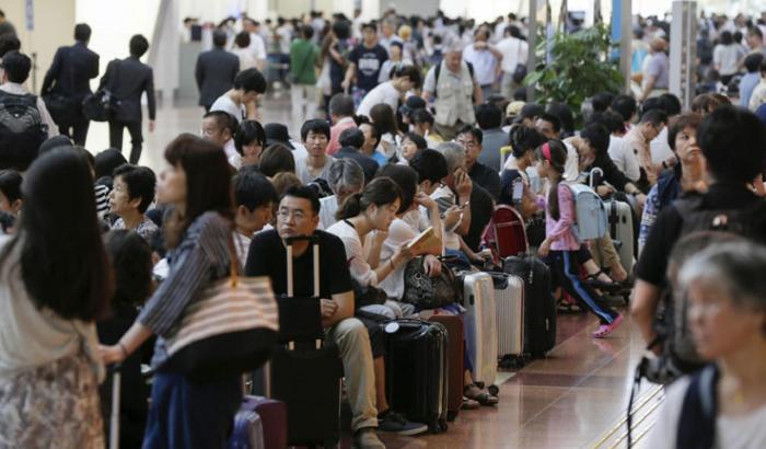 Il tifone Mindulle manda in tilt Tokyo:due morti e 500 voli cancellati