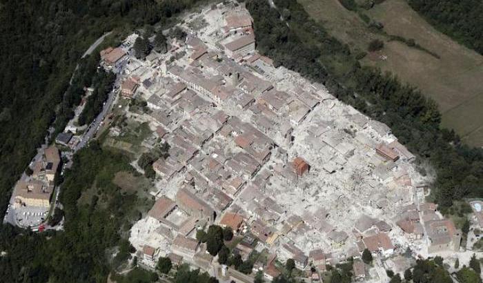 Se in Italia crollano anche gli edifici "antisismici"