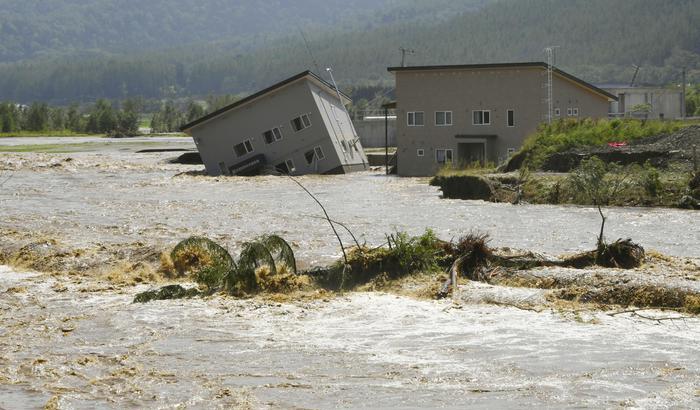 Tifone devasta il Giappone: 11 morti