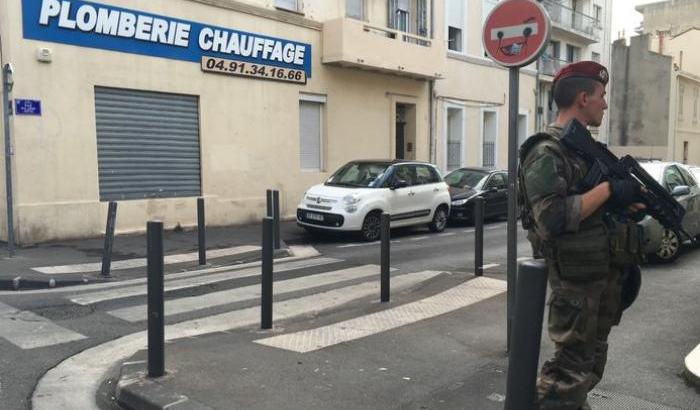 Bombole sospette a Marsiglia e nei Pirenei: in Francia è allerta auto-bomba