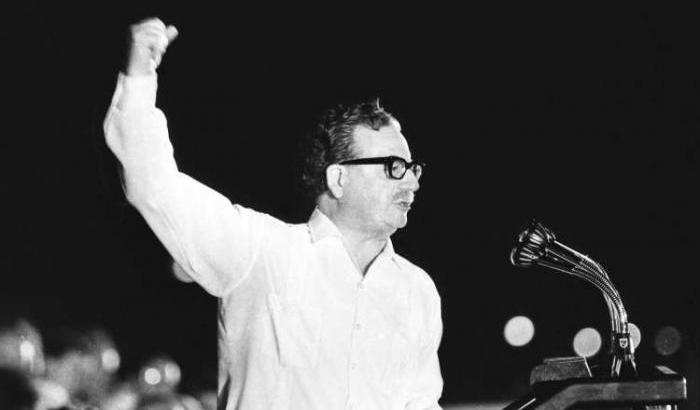 Salvador Allende: "La storia è nostra e la fanno i popoli"