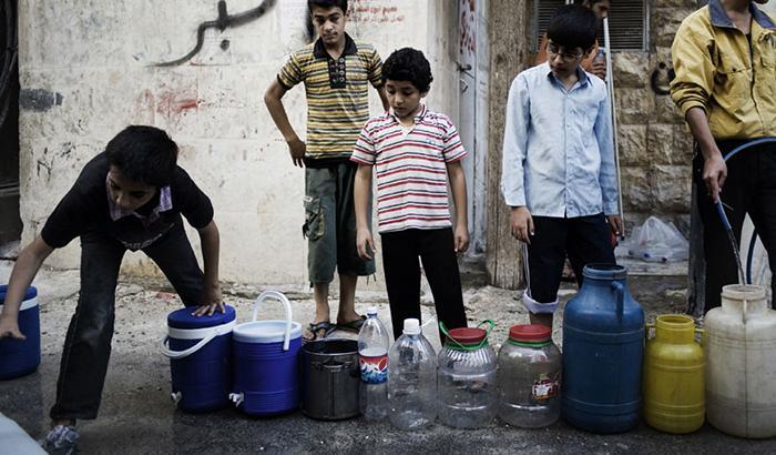 Aleppo: oltre 100mila bambini costretti a bere acqua contaminata