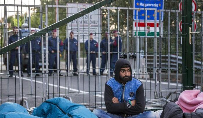 Migranti bloccati alla frontiera con l'Ungheria